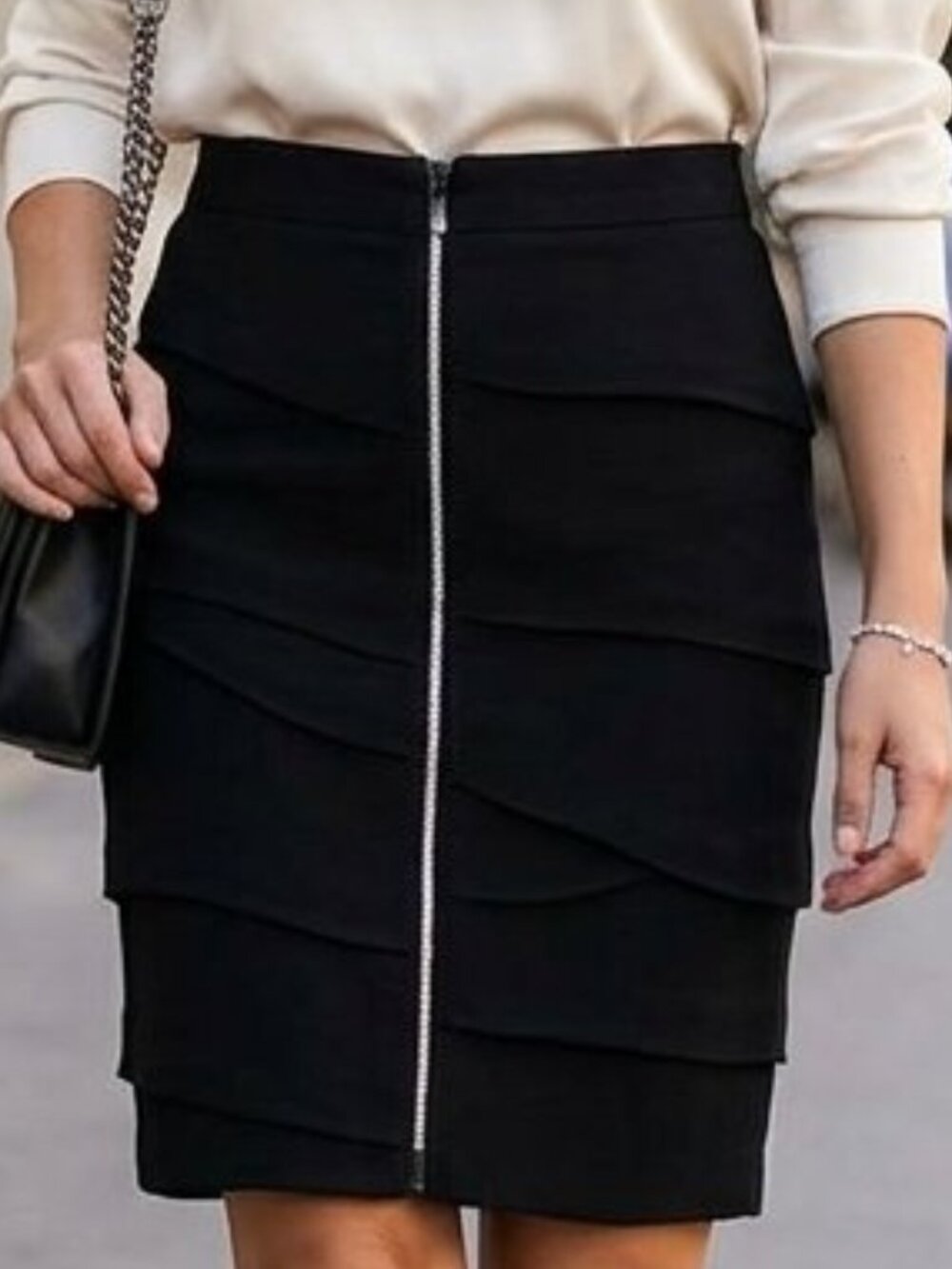 Laura Women's 8P Petite Black Pencil Knee Length Skirt Front Zipper Rhinestones
